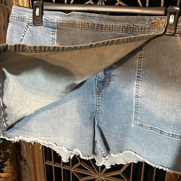 JESSICA SIMPSON FLAP SHORT SKIRT 16/33 - Picture 3 of 9